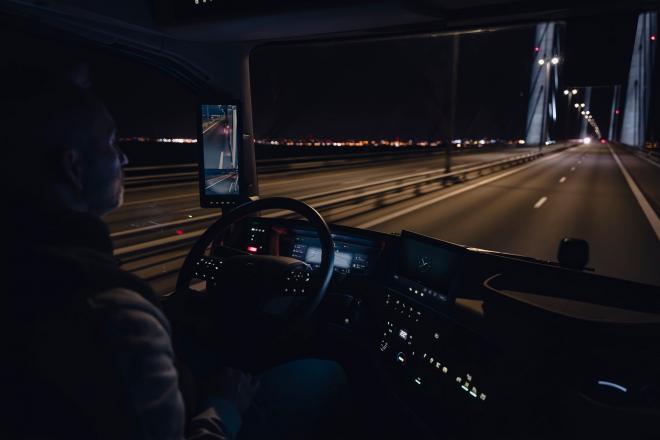 Interior del nuevo camión eléctrico de Volvo.