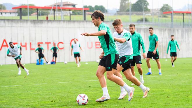 Unai Gómez y la plantilla vizcaína se entrenan en Lezama (Foto: Athletic Club).