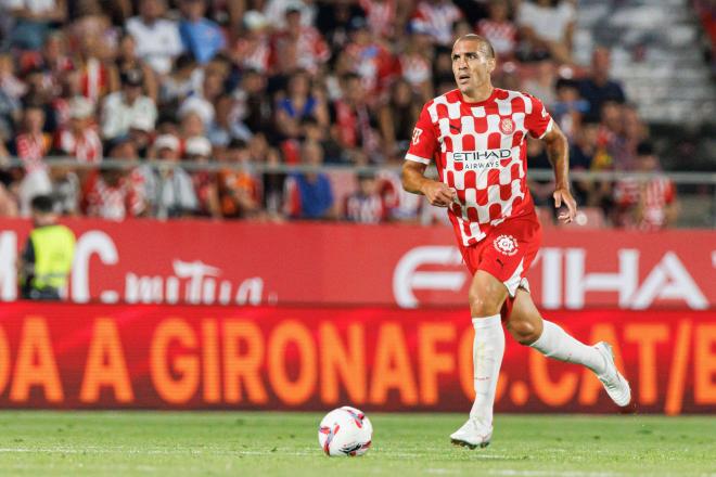 Oriol Romeu, en un partido con el Girona en la 24/25 (Foto: Cordon Press).