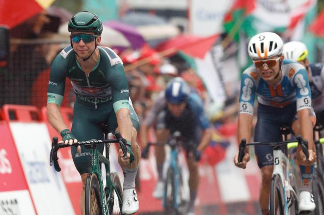 Kaden Groves se ha impuesto al esprint en la decimoséptima etapa de la Vuelta (FOTO: EFE).