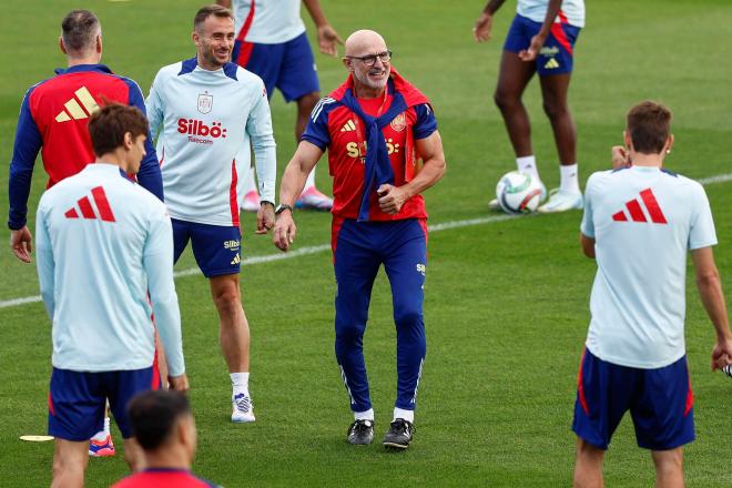 Luis de la Fuente, en un entrenamiento de la selección (FOTO: EFE).