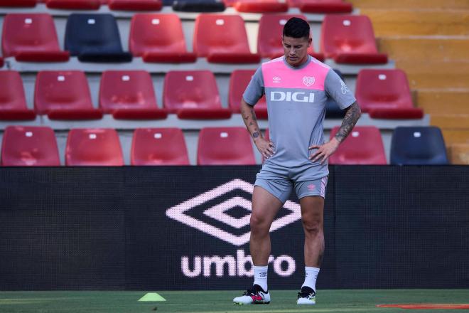 James Rodríguez, en un entrenamiento con el Rayo Vallecano (Foto: Cordon Press).