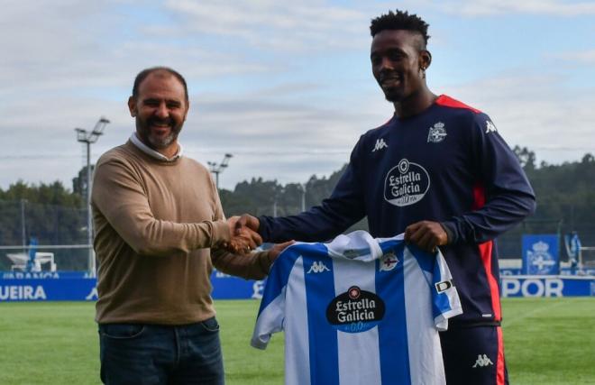 Mohamed Bouldini, durante su presentación con el Dépor (Foto: Deportivo).