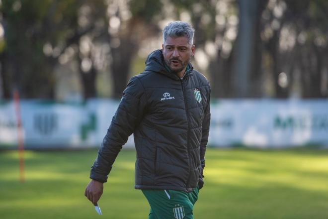 Gustavo Munúa durante un entrenamiento con Banfield (Foto: CA Banfield).