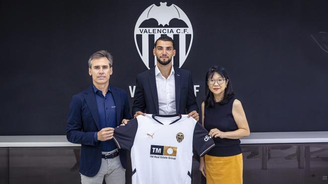 Rafa Mir firmó con el Valencia CF el pasado 11 de julio (Foto: VCF).