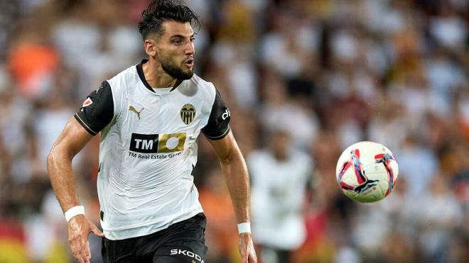 Rafa Mir durante el pasado Valencia - FC Barcelona en Mestalla (Cordon Press).