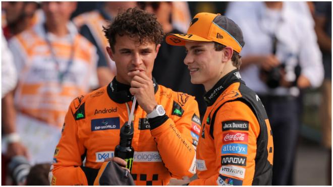 Lando Norris y Oscar Piastri charlando. (Fuente: Cordon Press)