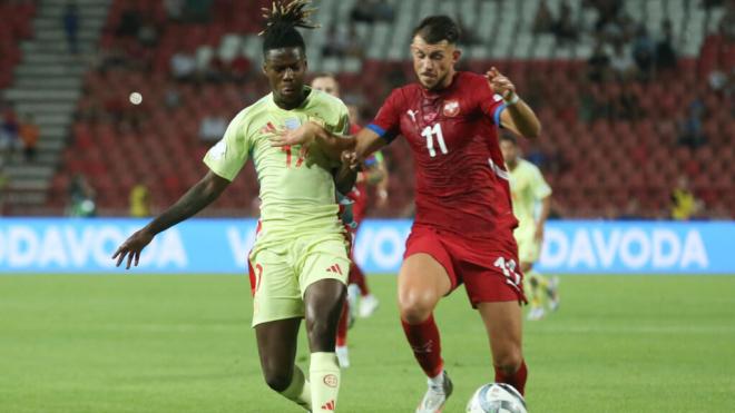 Nico Williams, durante el Serbia-España (foto: EFE).