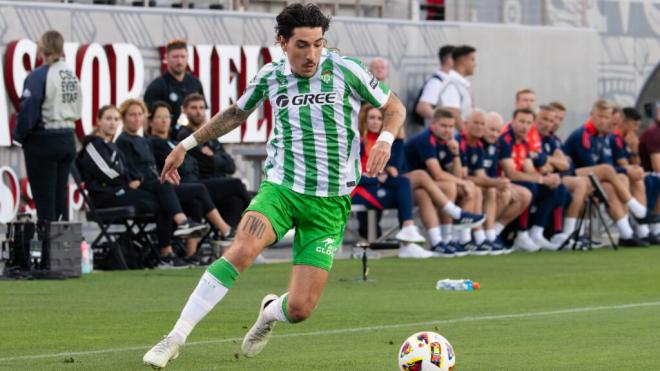 Héctor Bellerín, en el amistoso del Real Betis contra el Manchester United en San Diego (Cordon P