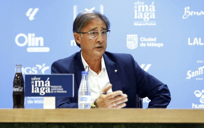 Loren Juarros, en la rueda de prensa de La Rosaleda. (Foto: MCF)