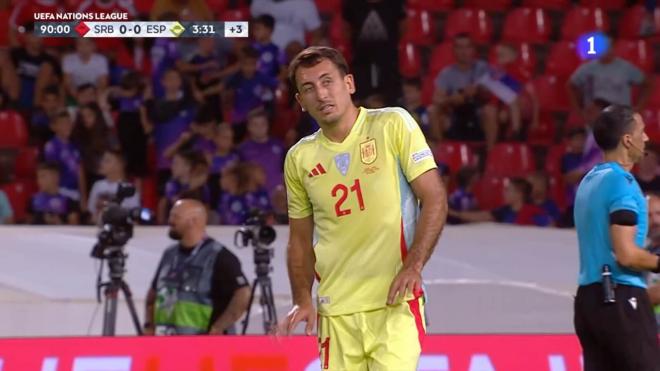 Mikel Oyarzabal acaba el Serbia-España lesionado.