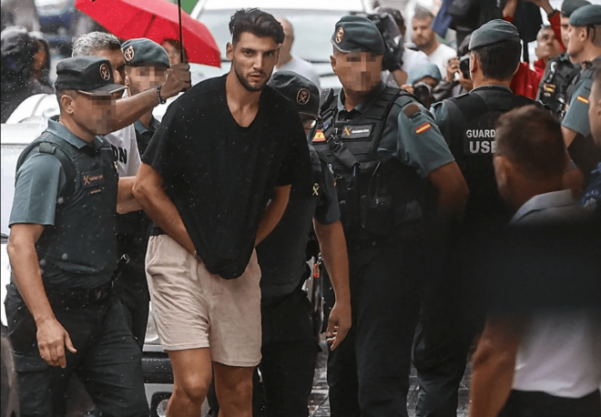 Rafa Mir llega esposado al juzgado (Foto: EFE)