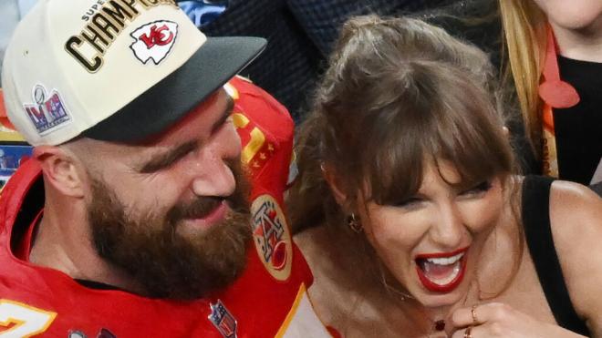 Travis Kelce y Taylor Swift en la Super Bowl (Cordon Press)