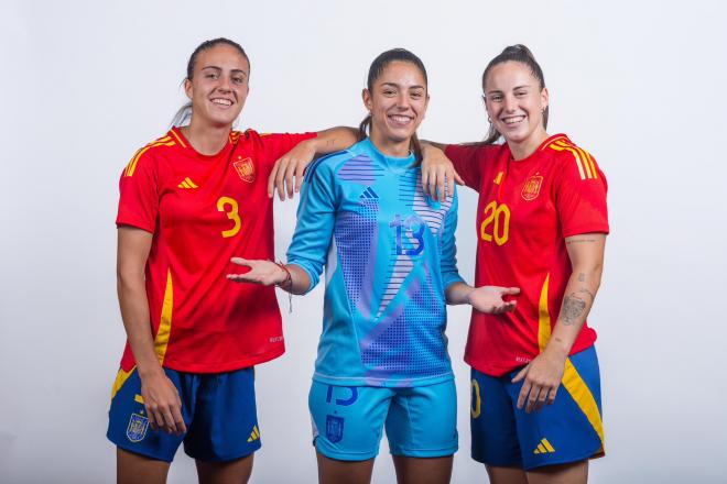 Estela Carbonell, Andrea Tarazona y Érika González están disputando el Mundial Sub-20 (Foto: SEFUTBOL).