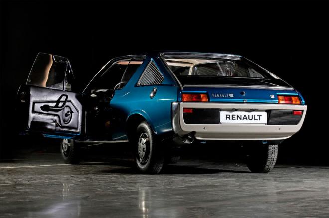 Renault 17