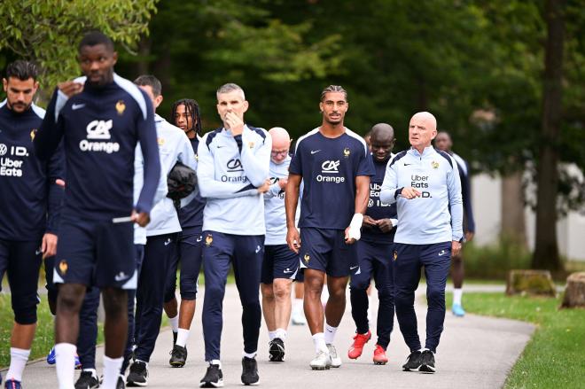 Loïc Badé con la selección de Francia (foto: Cordón Press).