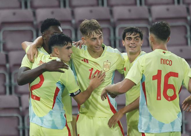 Dean Hijsen celebrando su gol ante Escocia con la sub-21 (Foto: Cordon Press).