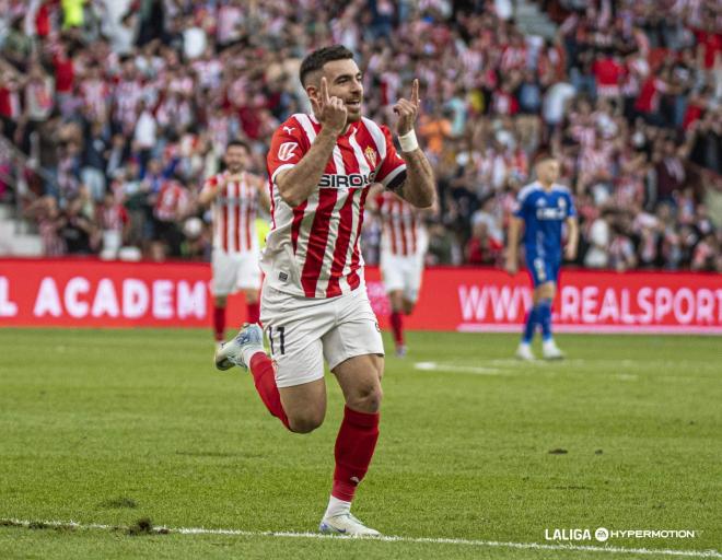 Gol de Víctor Campuzano en el derbi Sporting - Oviedo (Foto: LALIGA).