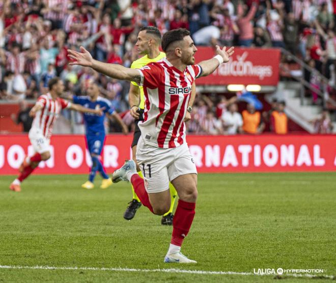 Gol de Víctor Campuzano en el derbi Sporting - Oviedo (Foto: LALIGA).