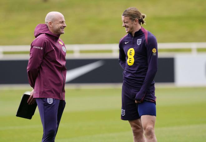 Carsley y Gallagher, en un entrenamiento de Inglaterra (FOTO: Cordón Press).