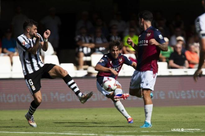 Carlos Álvarez volvió a ser el factor diferencial, el faro ofensivo del Levante en Cartagena (Foto: LALIGA).