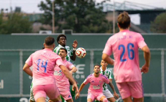 Lance del Betis Deportivo - Recre (Foto: Recreativo).