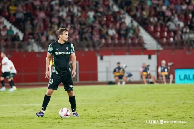 Éric Curbelo durante el Almería - Sporting (Foto: LALIGA).