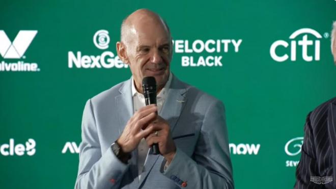 Adrian Newey, en la presentación con Aston Martin (YouTube)