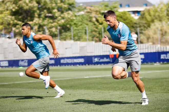 Lenglet, en un entrenamiento con el Atlético (Foto: ATM).