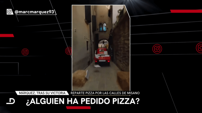 Marc Márquez repartiendo pizzas en las calles de Misano (Cuatro)