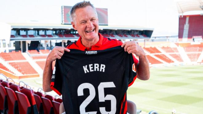 Steve Kerr con la camiseta del Mallorca (Mallorca)