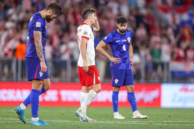 Grzegorz Lato se lamenta durante el Polonia-Croacia (Foto: Cordon Press).