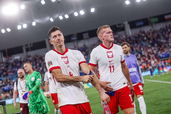 Grzegorz Lato se lamenta tras el Polonia-Croacia (Foto: Cordon Press).