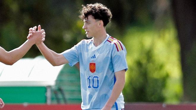 Paulo Iago, con la Selección Española sub 17 (Foto: SeFutbol).