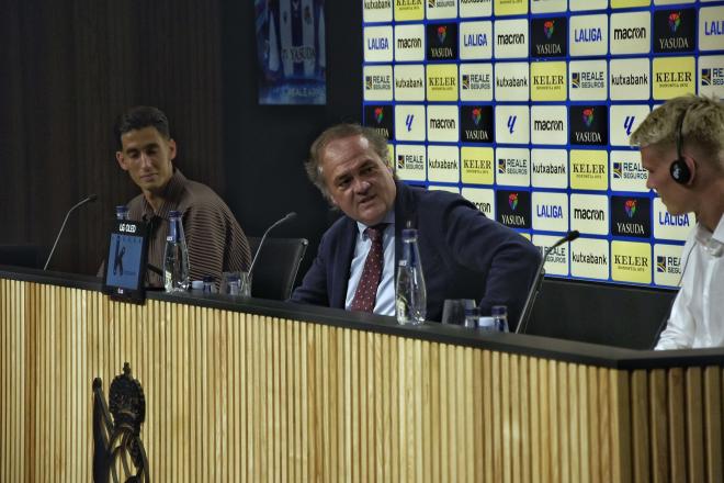 Aperribay, en la presentación de Oskarsson y Nayef Aguerd (Foto: Giovanni Batista).