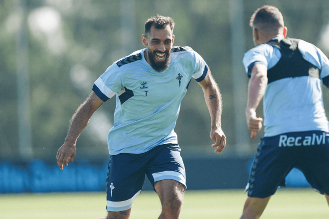 Borja Iglesias en Afouteza (Foto: RC Celta).