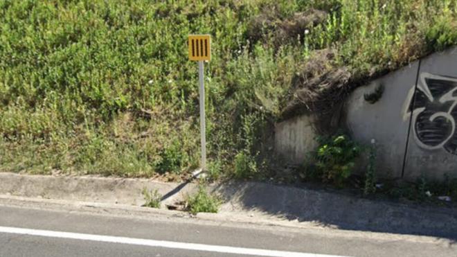 La señal de imbornales, que indican la presencia de desagües o rejillas (foto: twitter @vctormanuelfdez).