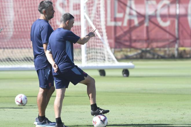 García Pimienta, en el entrenamiento de este viernes (Foto: Kiko Hurtado).