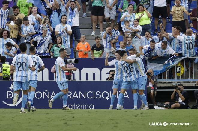 Celebración del gol del Málaga al Huesca (Foto: LALIGA).