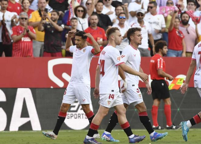 Jesús Navas celebra su gol (foto: Kiko Hurtado).