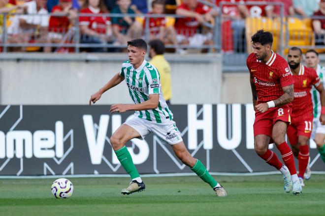 Sergi Altimira con la pelota (foto: Cordón Press).