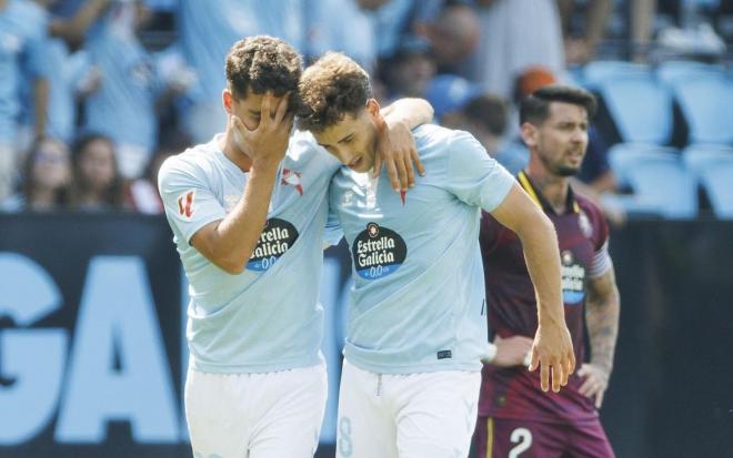 Hugo Álvarez celebra su gol con Pablo Durán en el Celta - Valladolid (Foto: LALIGA).