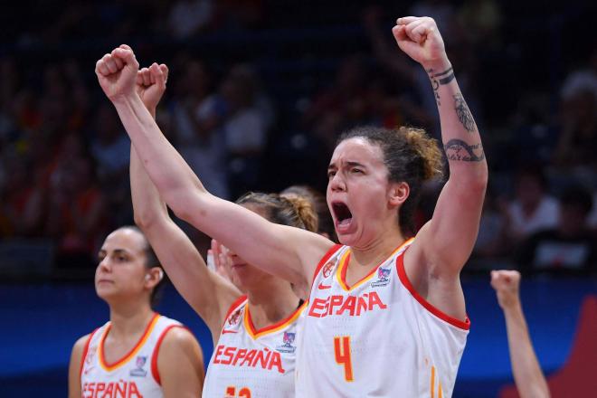 Laura Nicholls celebra un punto en un partido con la Selección Española (Foto: Cordon Press).