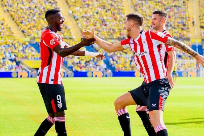 Iñaki Williams festeja con Oihan Sancet el gol a la UD Las Palmas (Foto: LALIGA).