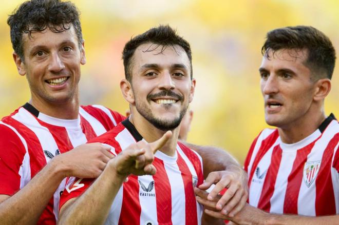 Festejo con Vesga y Vivian del gol del central Aitor Paredes ante la UD Las Palmas en Gran Canaria (Foto: Athletic Club).