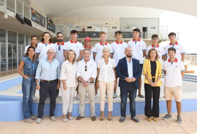 Patricia del Pozo, en su visita al Centro Especializado de Tecnificación Deportiva de Vela Bahía de Cádiz.