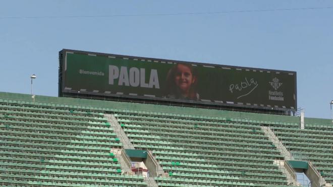 Paola, en el vídeomarcador del Villamarín.