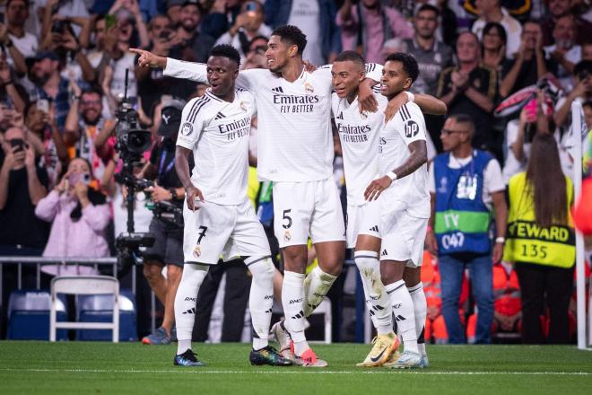 Vinicius, Bellingham, Mbappé y Rodrygo celebrando un gol del Real Madrid (Foto: Cordon Press).