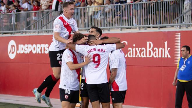 Mateo Mejía, celebrando un gol con el Sevilla Atlético (Foto: SFC).