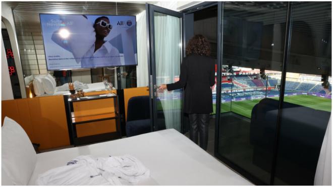 La habitación con vistas al campo del PSG. (Fuente: NOVOTEL)